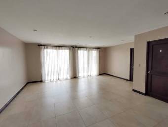 Venta de Casa en Hojarasca Real- Belén-Heredia. RAH 25-870