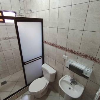 Se vende espacioso apartamento en La Trinidad San José 25-895