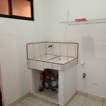 Se vende espacioso apartamento en La Trinidad San José 25-895