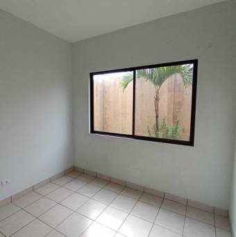 Se vende espacioso apartamento en La Trinidad San José 25-895