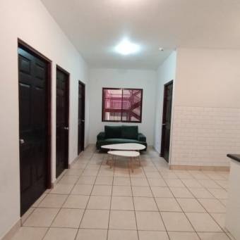 Se vende espacioso apartamento en La Trinidad San José 25-895