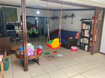 Se vende casa con uso de suelo mixto en San Pedro San José 25-364