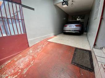 Se vende casa con uso de suelo mixto en San Pedro San José 25-364