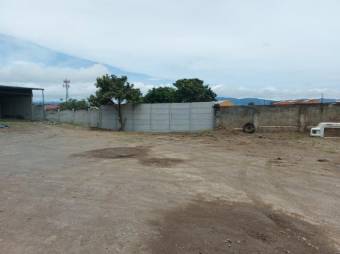 Se vende casa con lote de mas de 2000m2 en San Nicolás Cartago A25-84