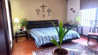 Se vende condominio con apartamentos en San Rafael Escazú 24-450