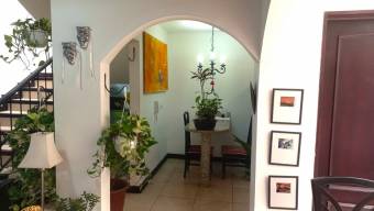 Se vende condominio con apartamentos en San Rafael Escazú 24-450