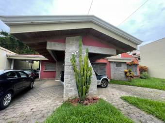 Se vende espaciosa casa con 1,103m2 en San Rafael Escazú 25-466