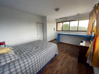 Se vende propiedad con 6 apartamentos en Pavas San José 25-767