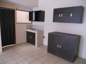 Se venden casa y 2 apartamentos en Zapote San José 24-48