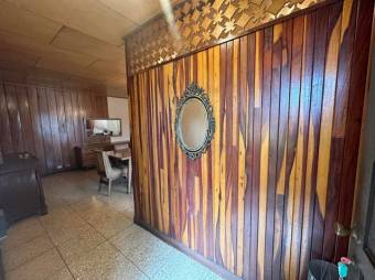 Se vende espaciosa casa con patio en Guadalupe San José 24-972