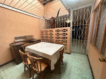 Se vende espaciosa casa con patio en Guadalupe San José 24-972