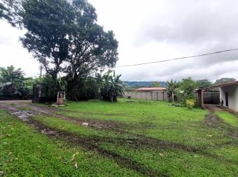 Se vende casa con lote de 1,655m2 en Atenas Alajuela 25-824