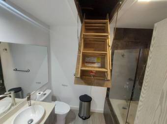 Se vende moderna casa en condominio de Ciudad Colon 26-764