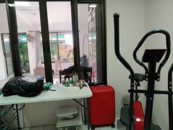 Se vende espaciosa casa con jardín en Santa Lucia de Barva 26-311