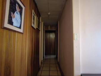 Se vende propiedad con uso de suelo mixto en Llorente de Flores 24-281