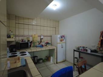 Se venden casa y 2 apartamentos en Santo Domingo de Heredia 23-2209