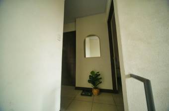 Se vende casa de 2 plantas en condominio de San Pablo Heredia 26-649