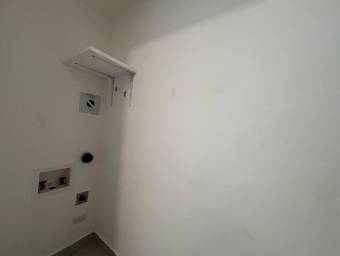 Se vende moderno apartamento en condominio de San Pablo Heredia 25-1267