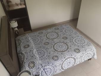 Se vende espacioso apartamento en condominio de San Pablo Heredia 24-1768