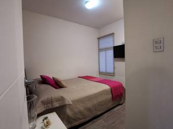 Se vende moderno apartamento en condominio de Ulloa Heredia 23-1355