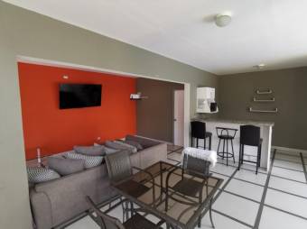 Se vende moderno apartamento en condominio de Ulloa Heredia 23-1355