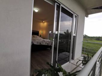 Se vende moderno apartamento en condominio de Ulloa Heredia 23-1355