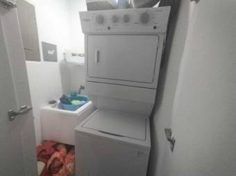 Se vende moderna casa en condominio de San Francisco Heredia 25-64