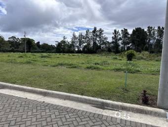 Se vende lote de 7000m2 en residencial de Santa bárbara Heredia 25-1530
