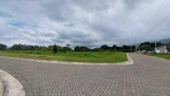 Se vende lote de 7000m2 en Residencial de Santa Barbara Heredia 25-1623