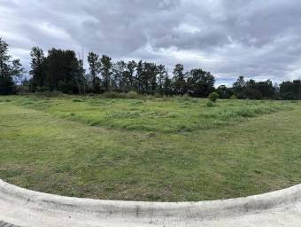 Se vende lote de 7000m2 en Residencial de Santa Barbara Heredia 25-1623