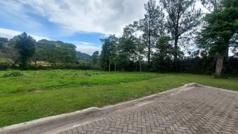 Se vende lote de 7000m2 en Residencial de Santa Barbara Heredia 26-435