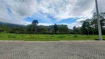 Se vende lote de 7000m2 en Residencial de Santa Barbara Heredia 26-435