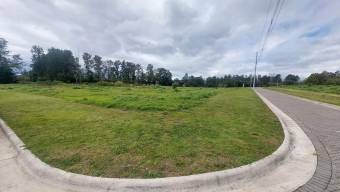 Se vende lote de 7000m2 en Residencial de Santa Barbara Heredia 26-435