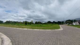 Se vende lote de 7000m2 en Residencial de Santa Barbara Heredia 26-435
