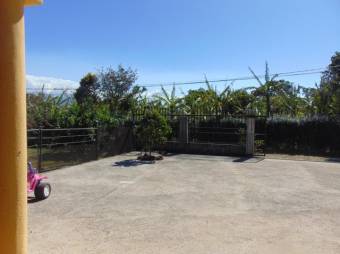 Se vende casa con amplio lote en Buena vista de Barva 23-1445