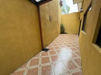Se vende espaciosa casa en condominio de San Antonio de Belén 25-1028
