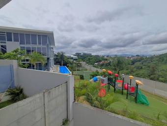 Se vende espaciosa casa en condominio de San Miguel Heredia 26-275