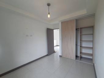 Se vende espaciosa casa en condominio de San Miguel Heredia 26-275