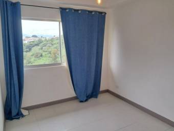Se vende espaciosa casa en condominio de San Miguel Heredia 26-275