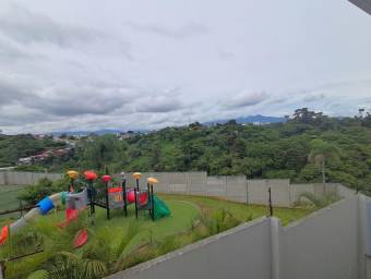 Se vende espaciosa casa en condominio de San Miguel Heredia 26-275