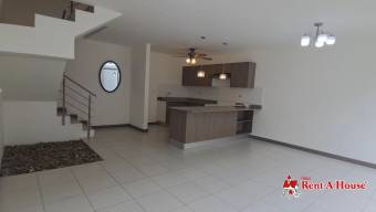Se vende espaciosa casa en condominio de San Miguel Heredia 26-275
