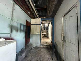 Se vende terreno de 242m2 con uso mixto San Antonio Heredia 26-192