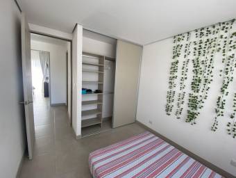 Se vende moderna casa en condominio de Santo Tomas Heredia 26-303