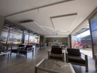 Se vende moderna casa en condominio de Santo Tomas Heredia 26-303