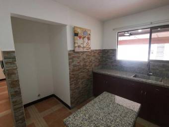 Se vende espaciosa casa con terraza en San Francisco de Heredia 26-372