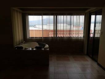 Se vende espaciosa casa con terraza en San Francisco de Heredia 26-372