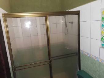 Se vende espaciosa casa con terraza en San Francisco de Heredia 26-372