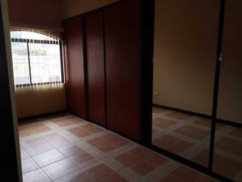 Se vende espaciosa casa con terraza en San Francisco de Heredia 26-372
