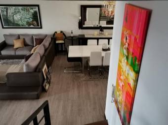 Se vende moderna casa con terraza en San Pablo Heredia 25-1004