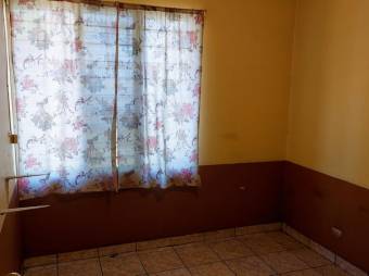 Se vende espaciosa casa con uso mixto en Santa Barbara Heredia 25-187